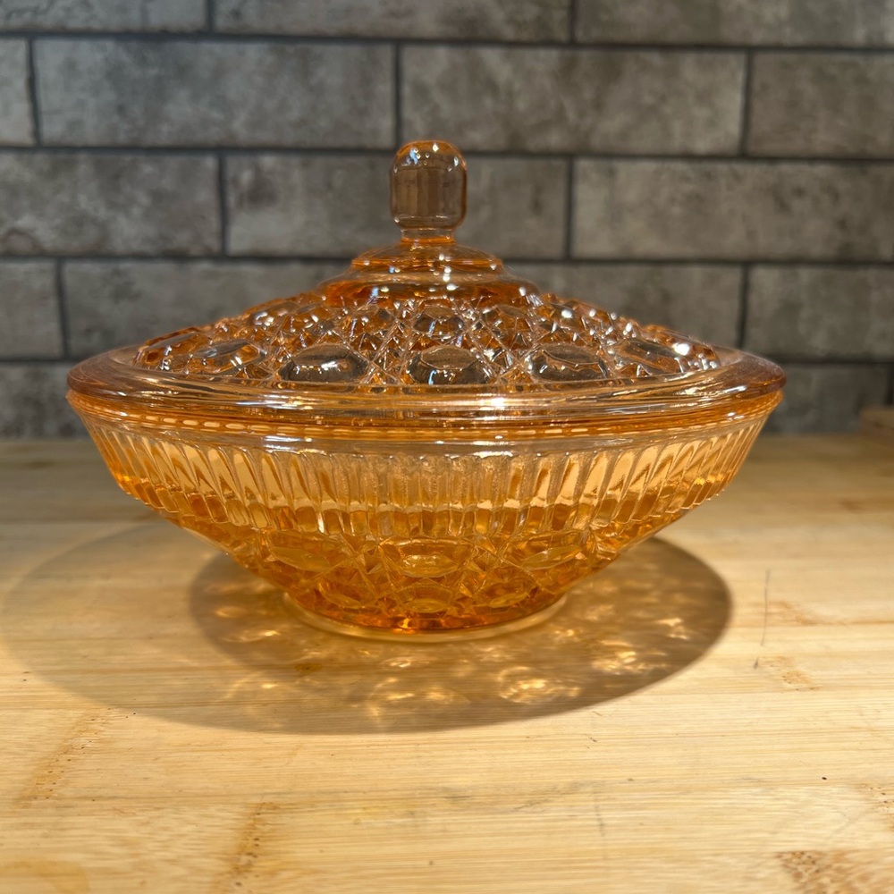 Vintage Peach Indiana Glass Bowl with Lid Windsor Pattern 7.5” x 5.25”
